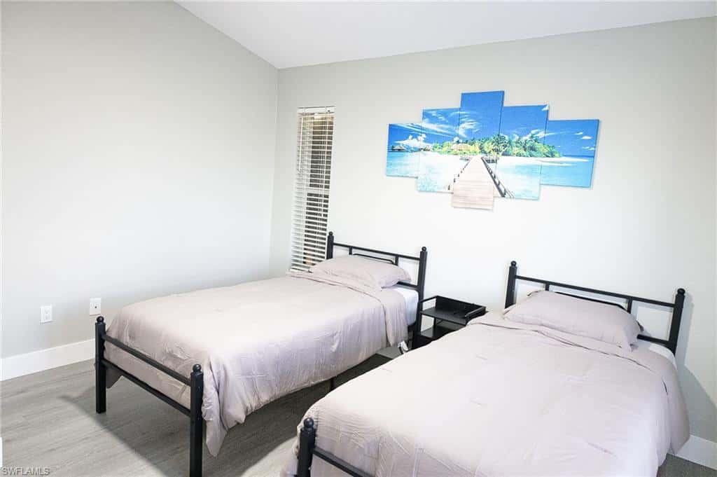 647 Coral Dr, Cape Coral, photo 37