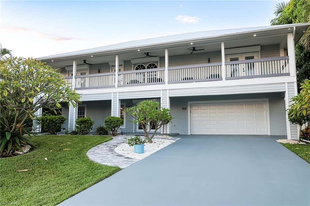 647 Coral Dr, Cape Coral, photo 4