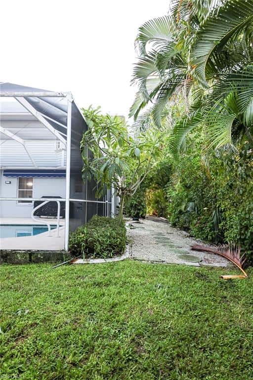 647 Coral Dr, Cape Coral, photo 21