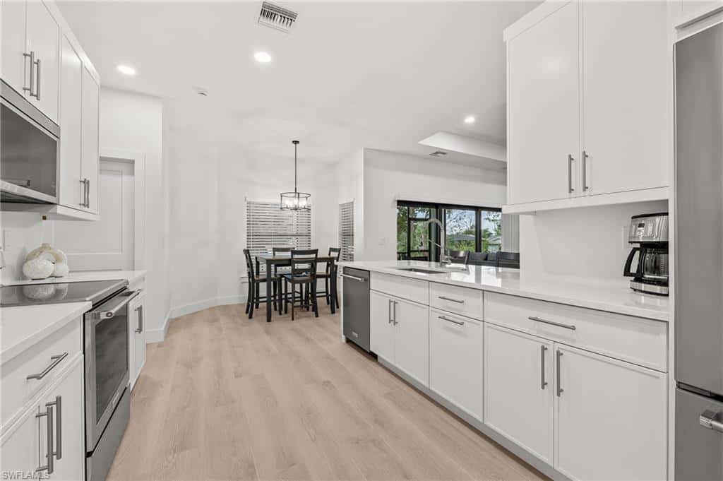 27071 Holly Ln, Bonita Springs, photo 9