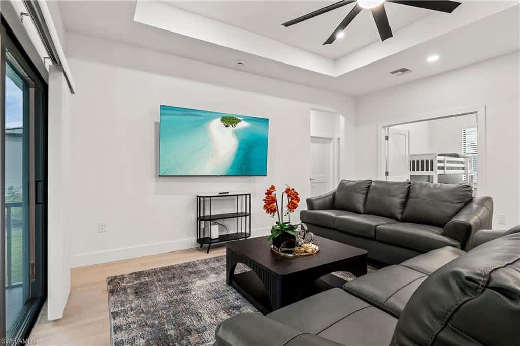 27071 Holly Ln, Bonita Springs, photo 4