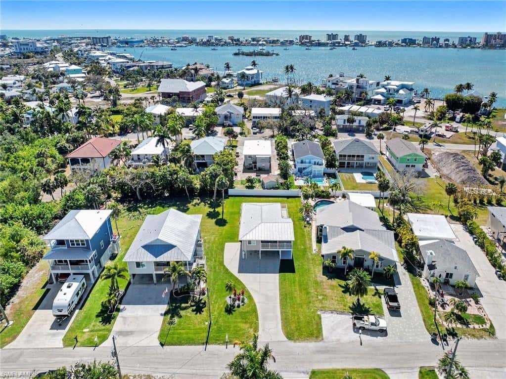 942 Prescott St, Fort Myers Beach, photo 7