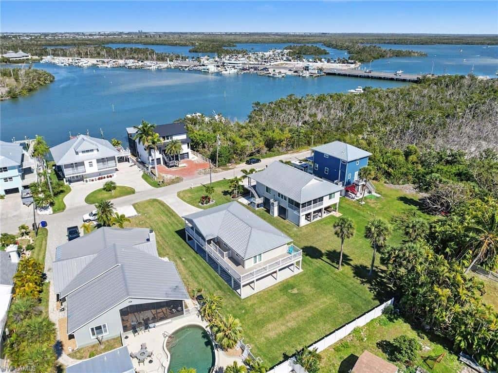 942 Prescott St, Fort Myers Beach, photo 9