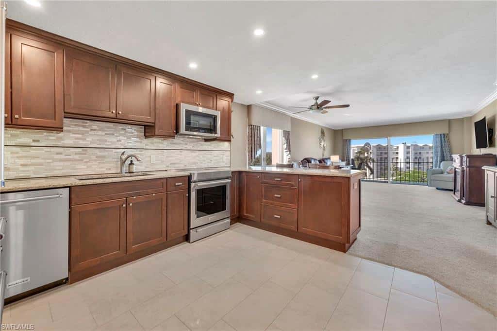 2150 Gulf Shore Blvd #609, Naples, photo 17