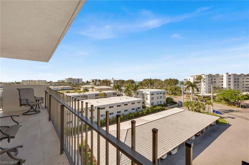 2150 Gulf Shore Blvd #609, Naples, photo 4