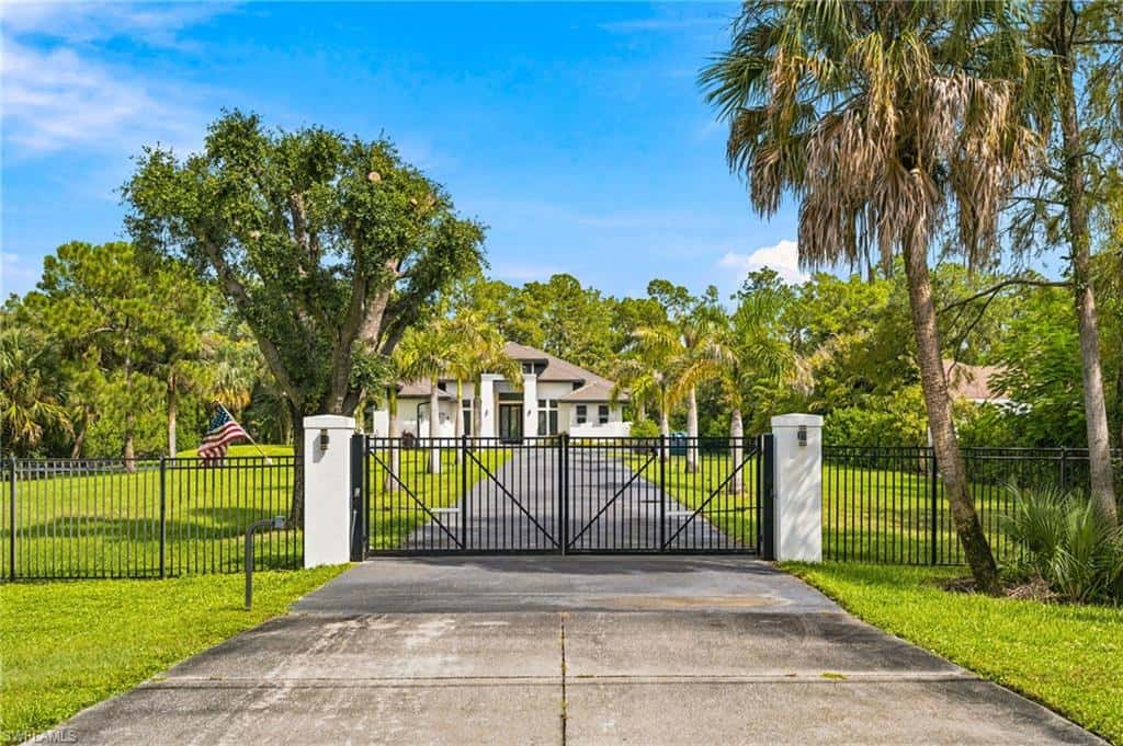 2265 Golden Gate Blvd, Naples, photo 44