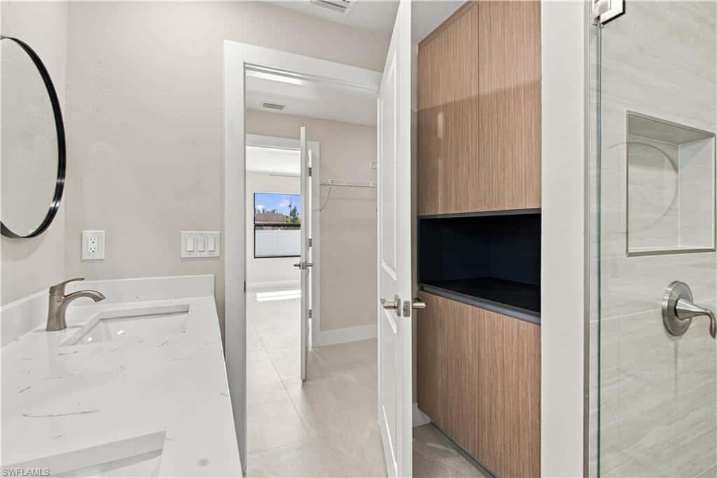 1120 Fontana St, Lehigh Acres, photo 6