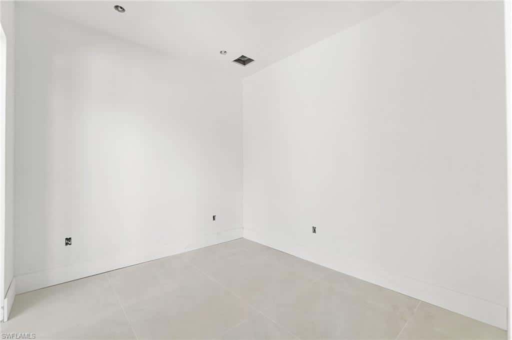 721 Golden Gate Blvd, Naples, photo 9