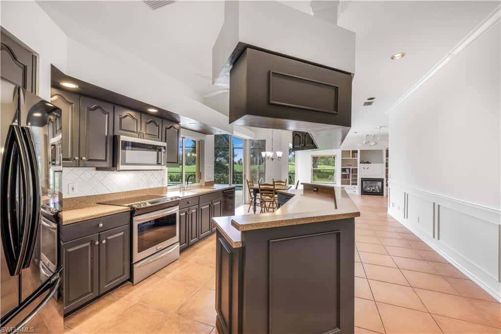 1952 Imperial Golf Co Blvd, Naples, photo 10
