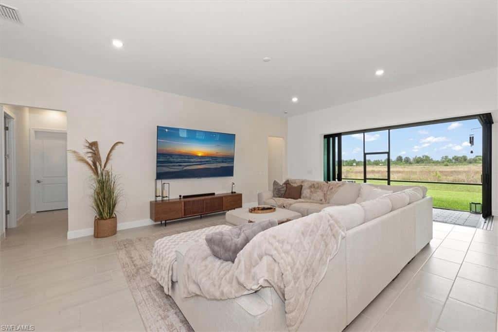 19450 Hinkley Dr, Estero, photo 6