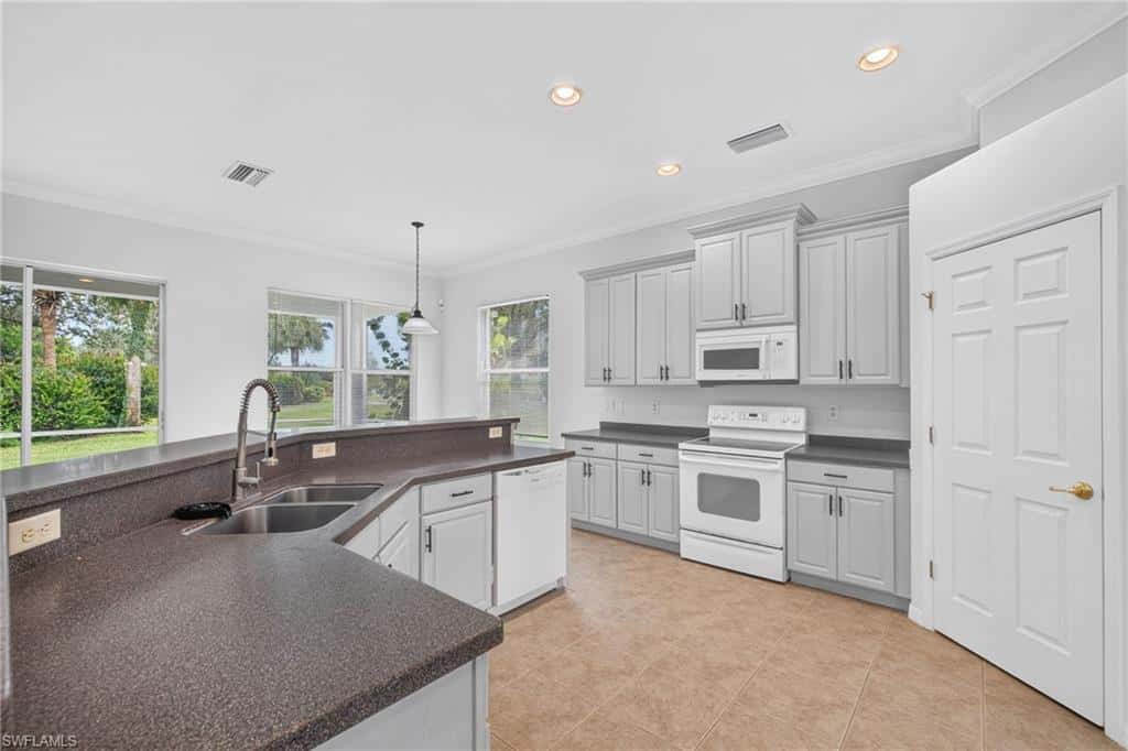 12503 Stone Tower Loop, Fort Myers, photo 10