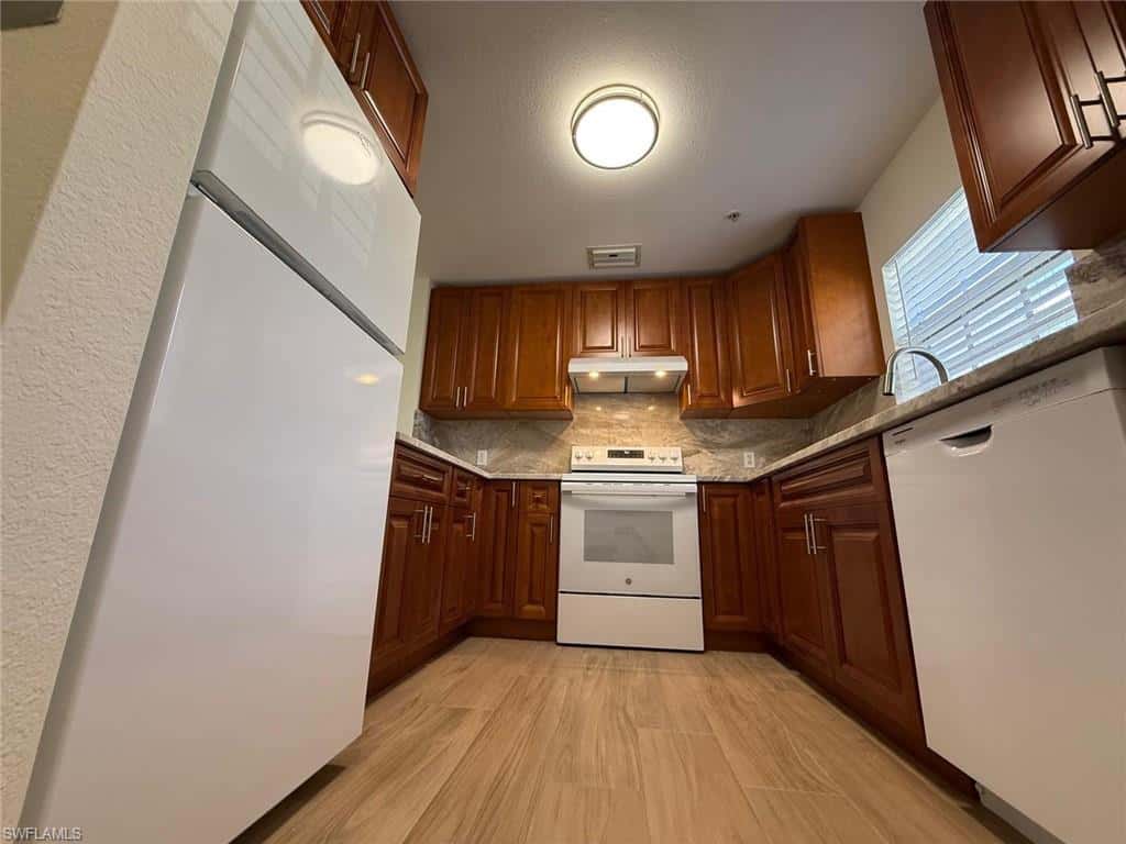 9051 Gervais Cir #1508, Naples, photo 10