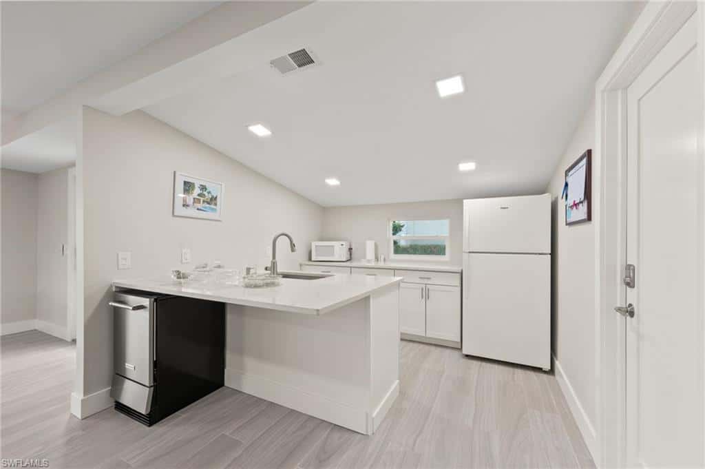 2880 Gulf Shore Blvd #410, Naples, photo 48