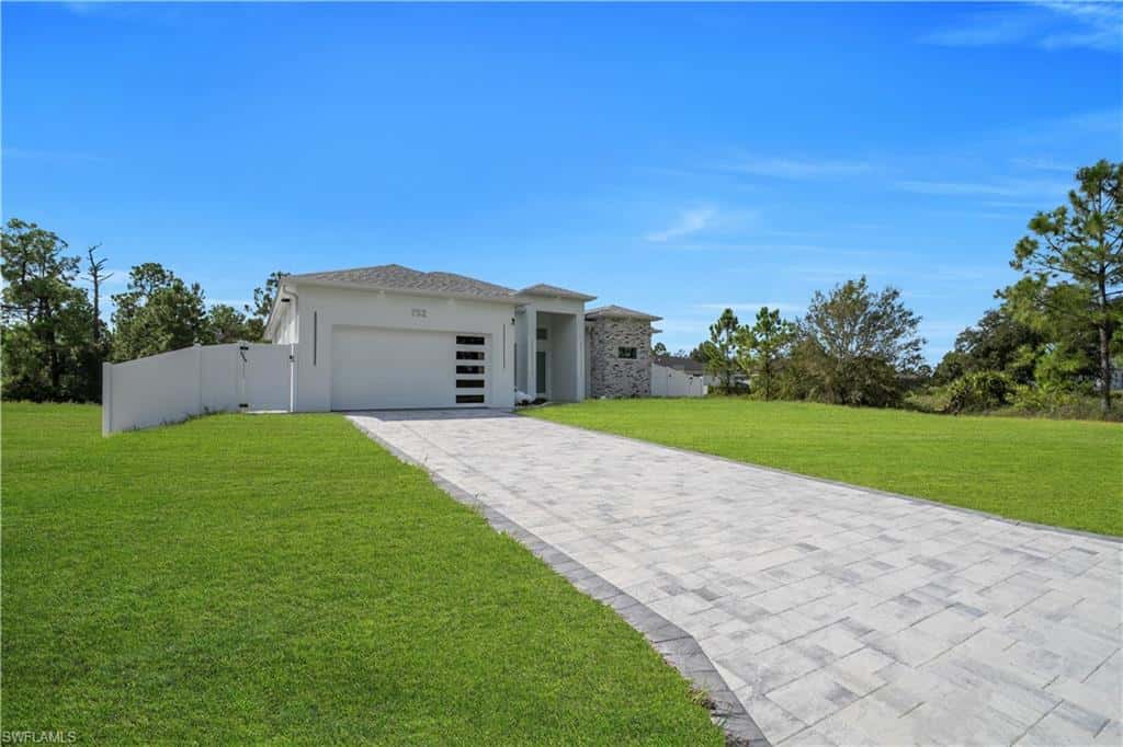 752 Clancy St, Lehigh Acres, photo 6