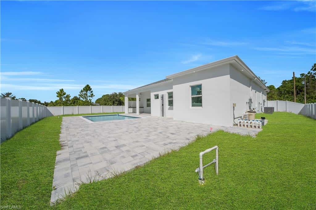 752 Clancy St, Lehigh Acres, photo 39