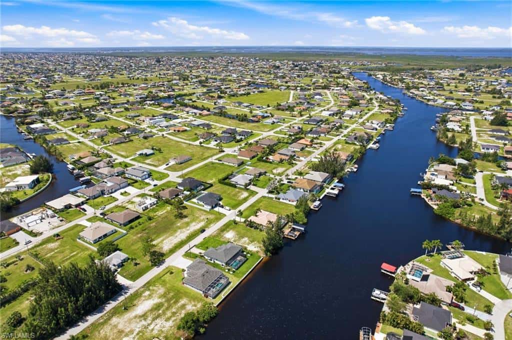 3229 21st Ter, Cape Coral, photo 45