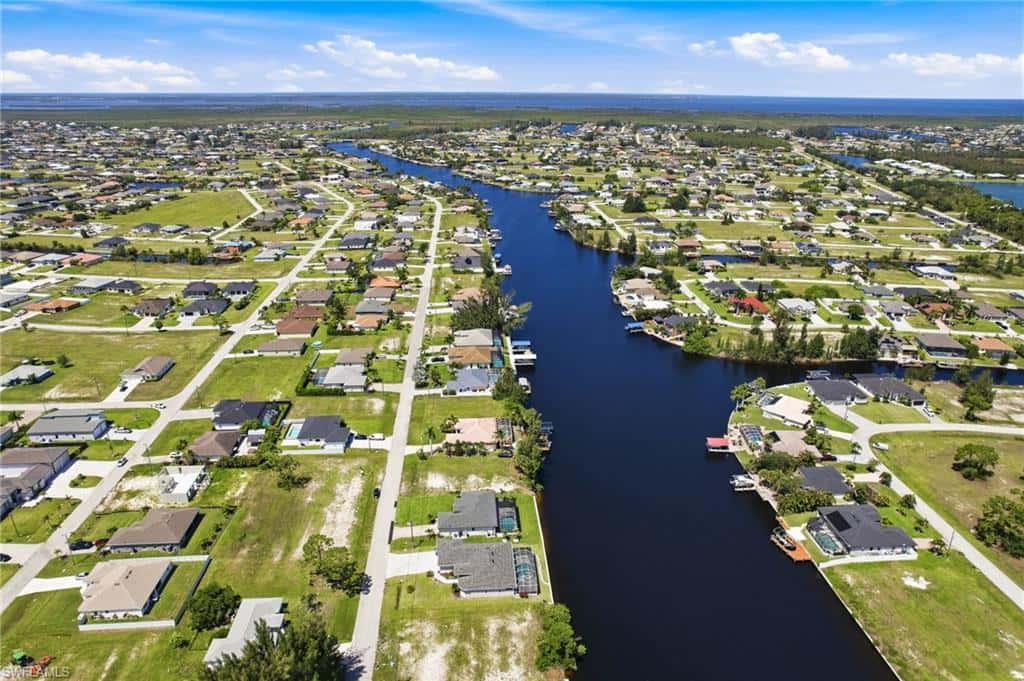 3229 21st Ter, Cape Coral, photo 5
