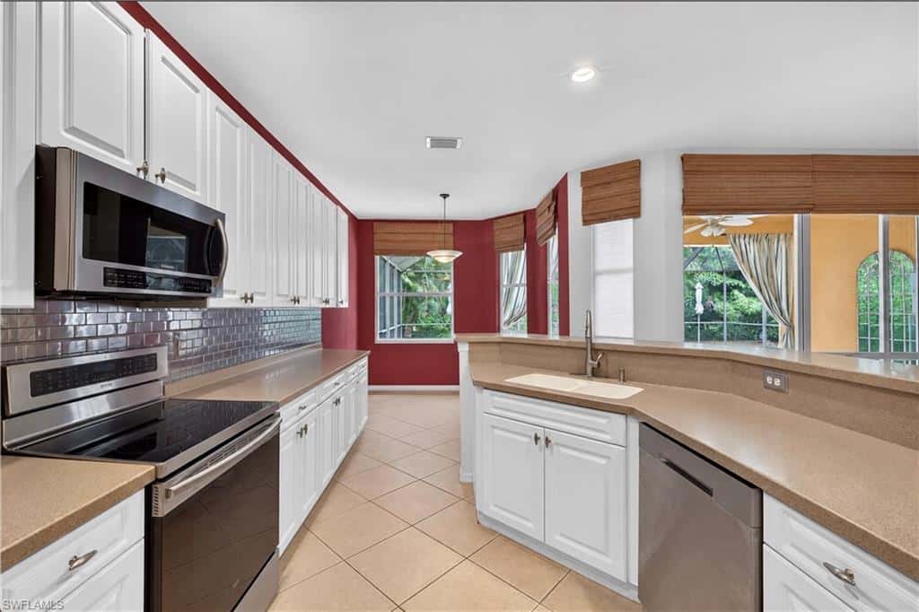 9900 Colonial Walk, Estero, photo 7