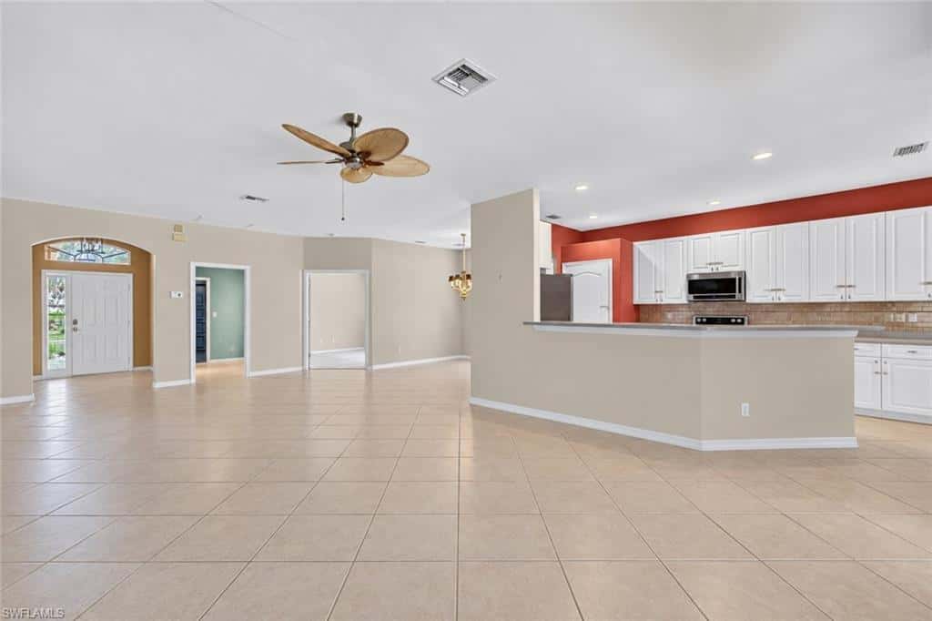 9900 Colonial Walk, Estero, photo 5