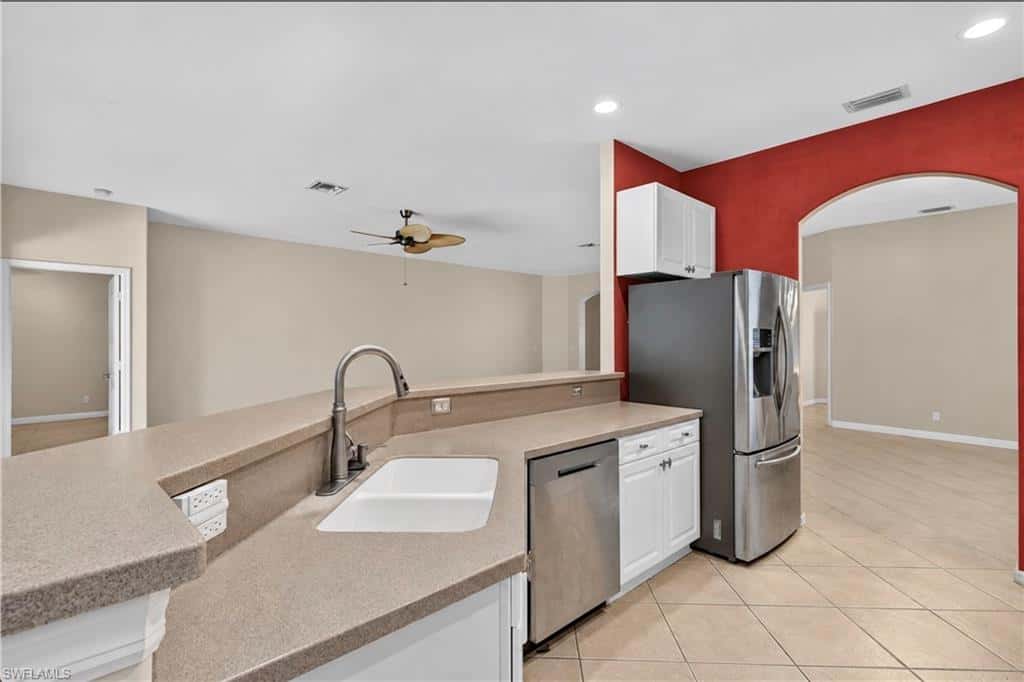 9900 Colonial Walk, Estero, photo 9