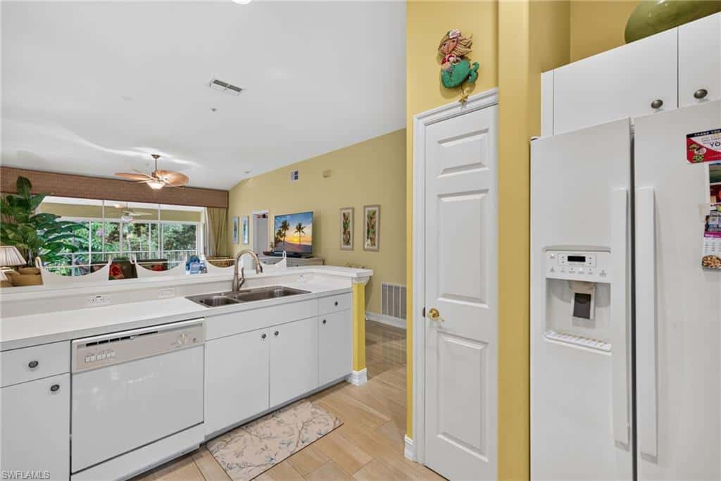 985 Tarpon Cove Dr #203, Naples, photo 7
