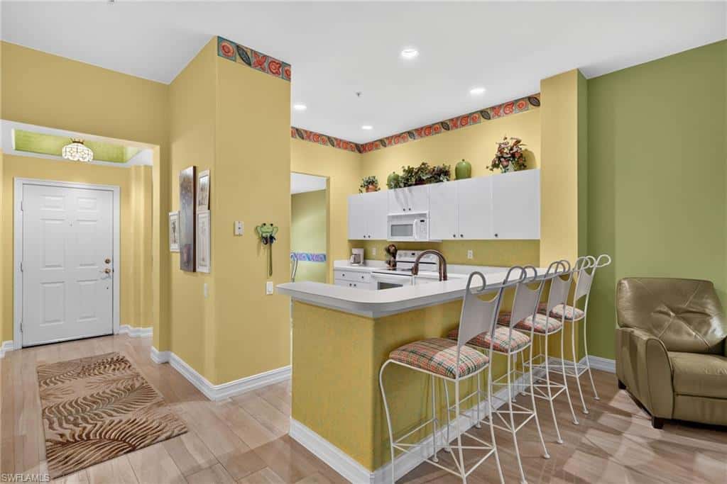 985 Tarpon Cove Dr #203, Naples, photo 5