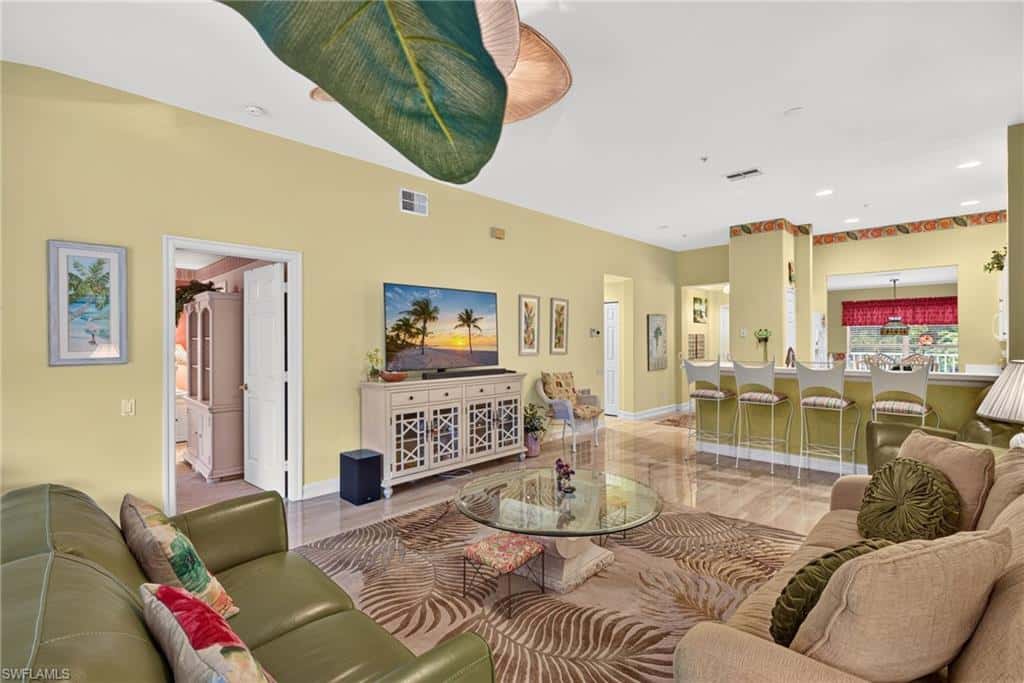985 Tarpon Cove Dr #203, Naples, photo 10