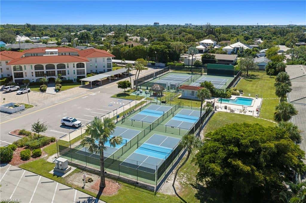 29 High Point Cir #101, Naples, photo 32
