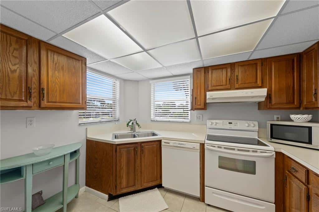 29 High Point Cir #101, Naples, photo 5
