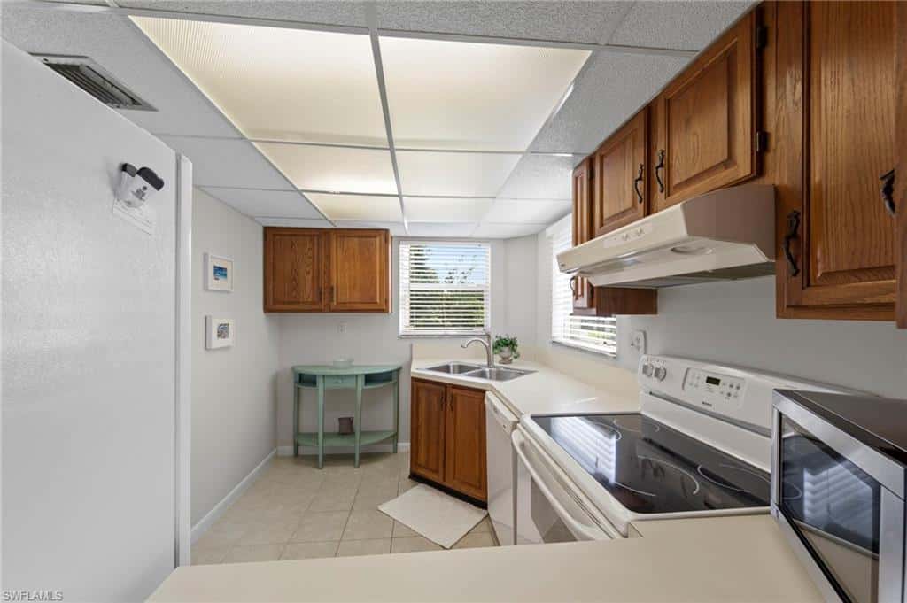 29 High Point Cir #101, Naples, photo 8