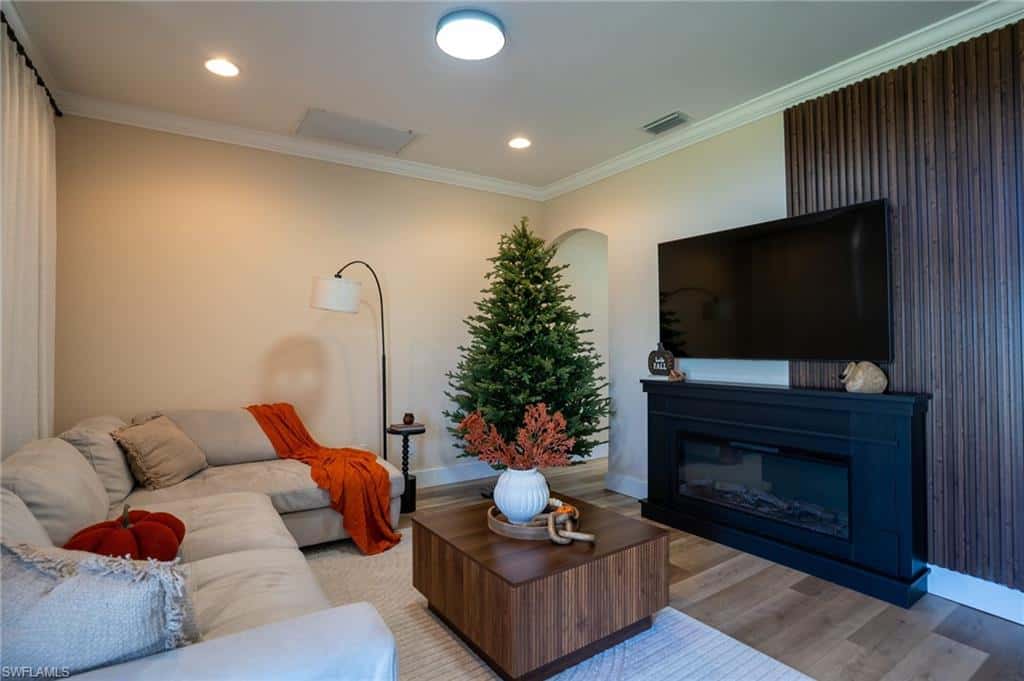 1909 1st Pl, Cape Coral, photo 5