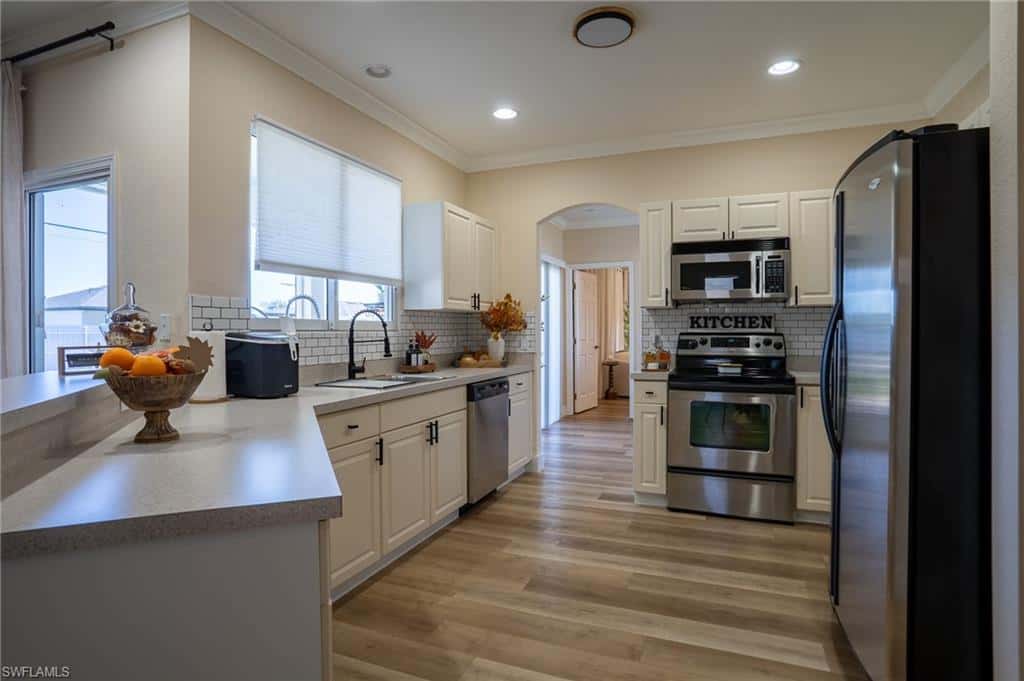 1909 1st Pl, Cape Coral, photo 10