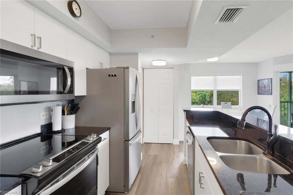 8851 Colonnades Ct #131, Bonita Springs, photo 9