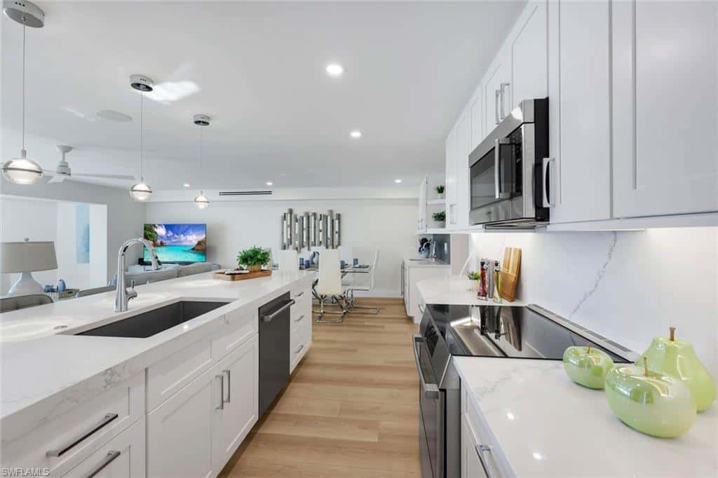 3000 Gulf Shore Blvd #307, Naples, photo 5