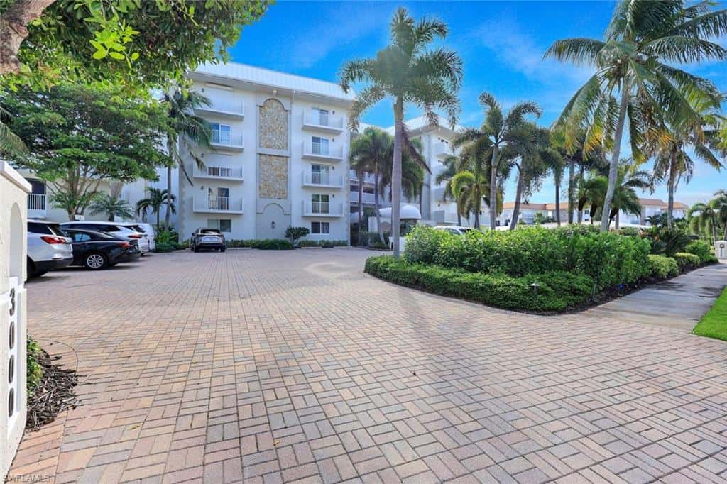 3000 Gulf Shore Blvd #307, Naples, photo 34