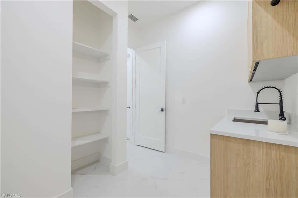 920 5th Ter, Cape Coral, photo 27