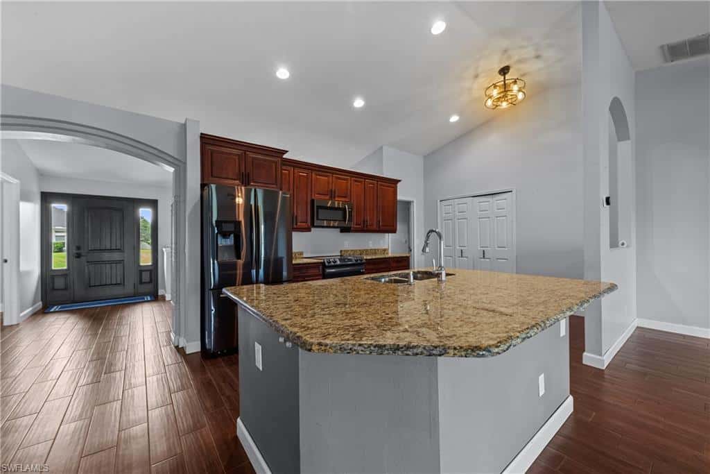 1330 33rd Ln, Cape Coral, photo 13