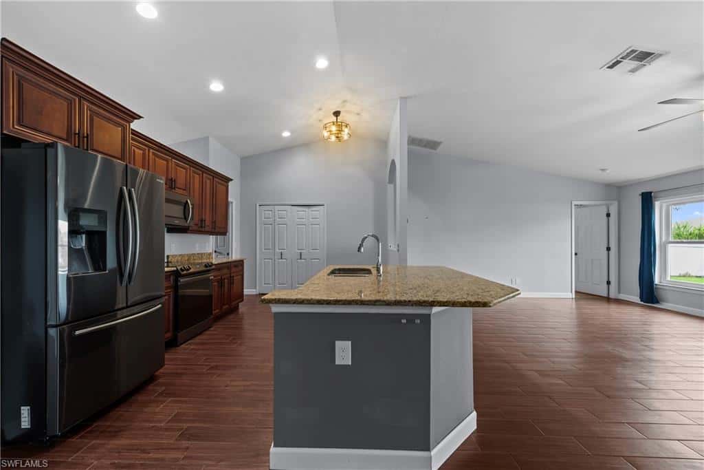 1330 33rd Ln, Cape Coral, photo 12