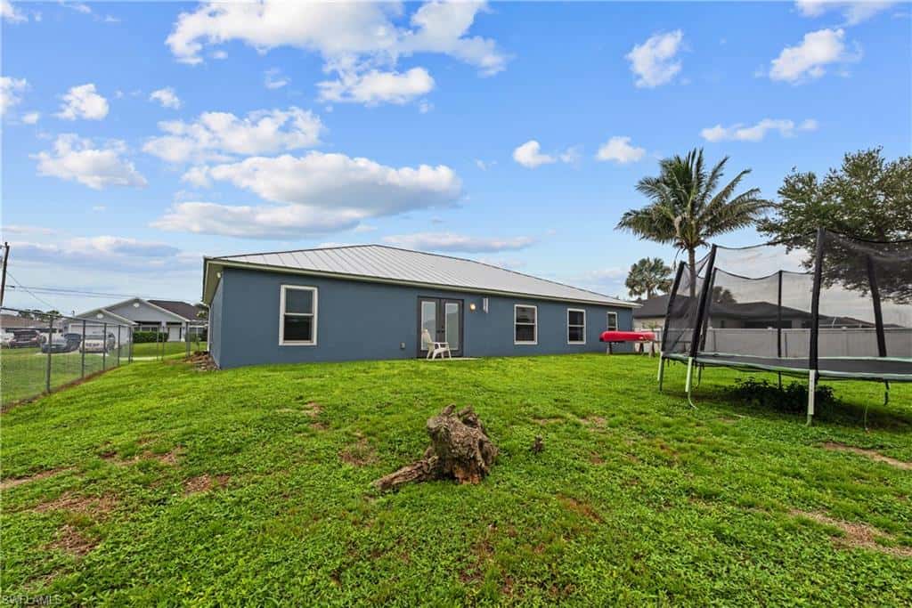 1330 33rd Ln, Cape Coral, photo 35