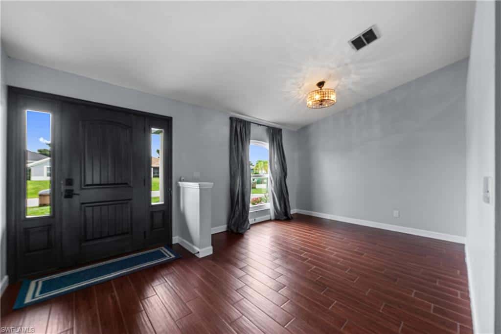 1330 33rd Ln, Cape Coral, photo 4