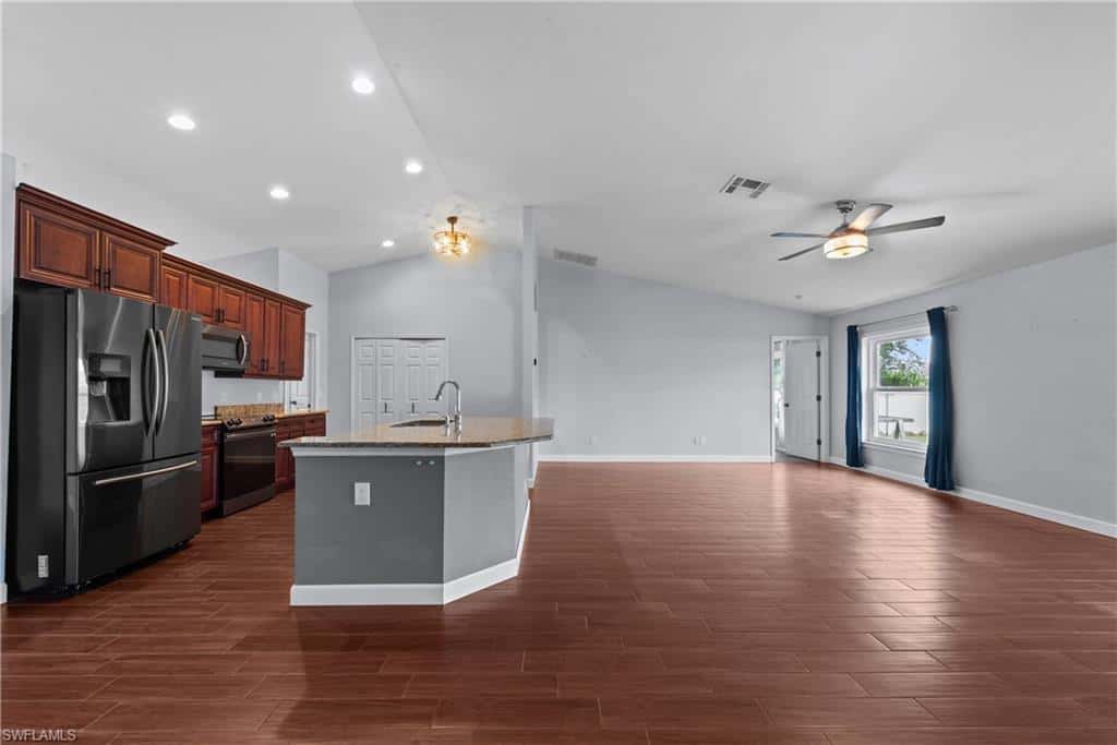 1330 33rd Ln, Cape Coral, photo 25