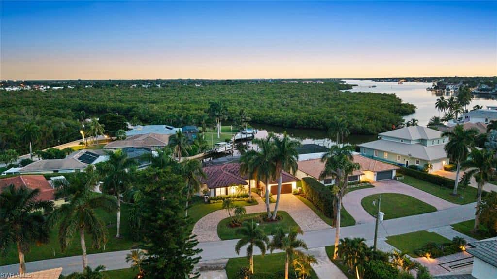 2105 Sheepshead Dr, Naples, photo 4