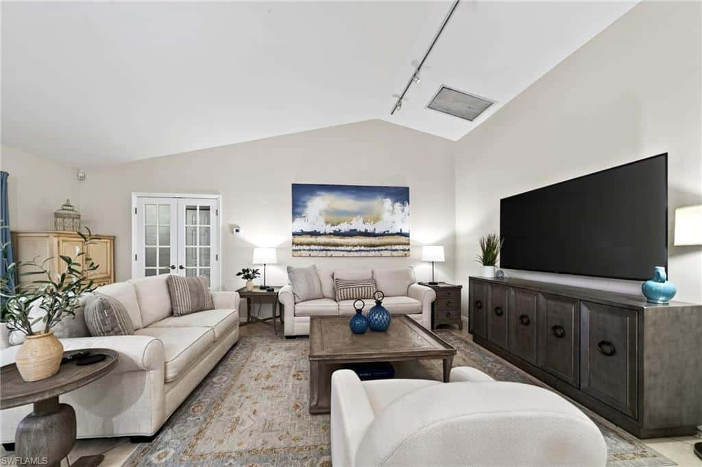 2370 Pine Woods Cir #35, Naples, photo 6