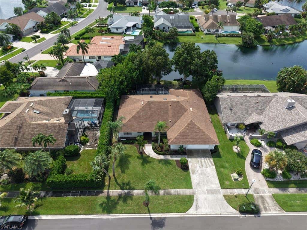 2370 Pine Woods Cir #35, Naples, photo 40