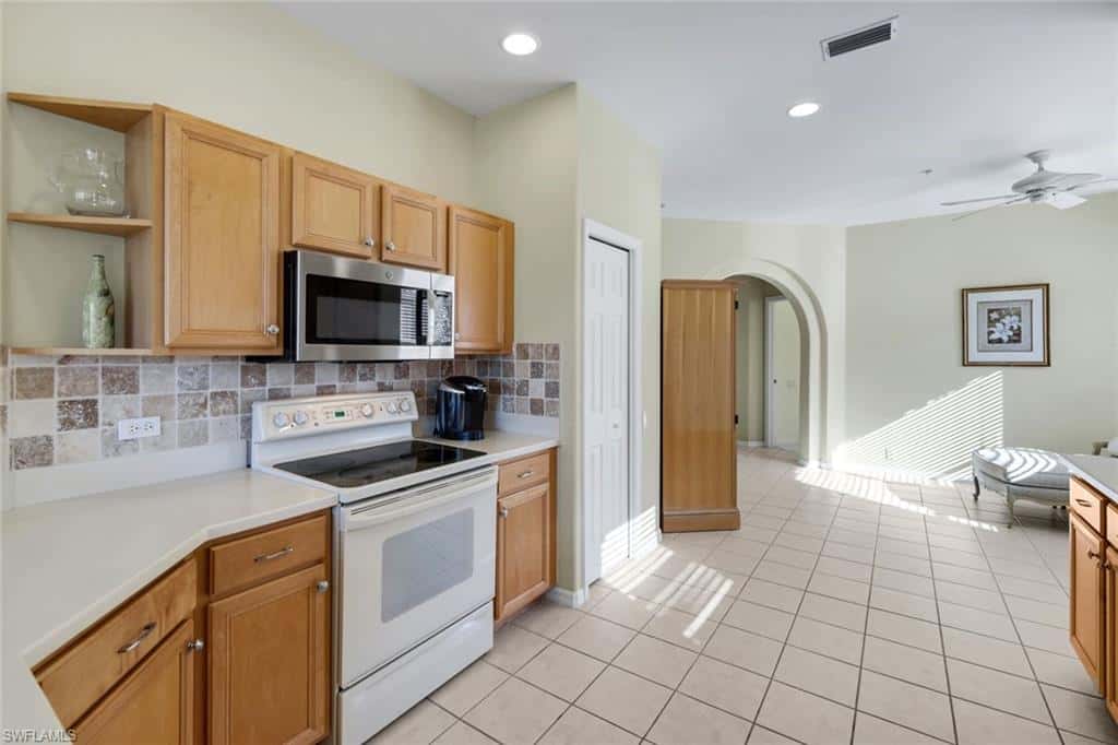 8470 Danbury Blvd #201, Naples, photo 9