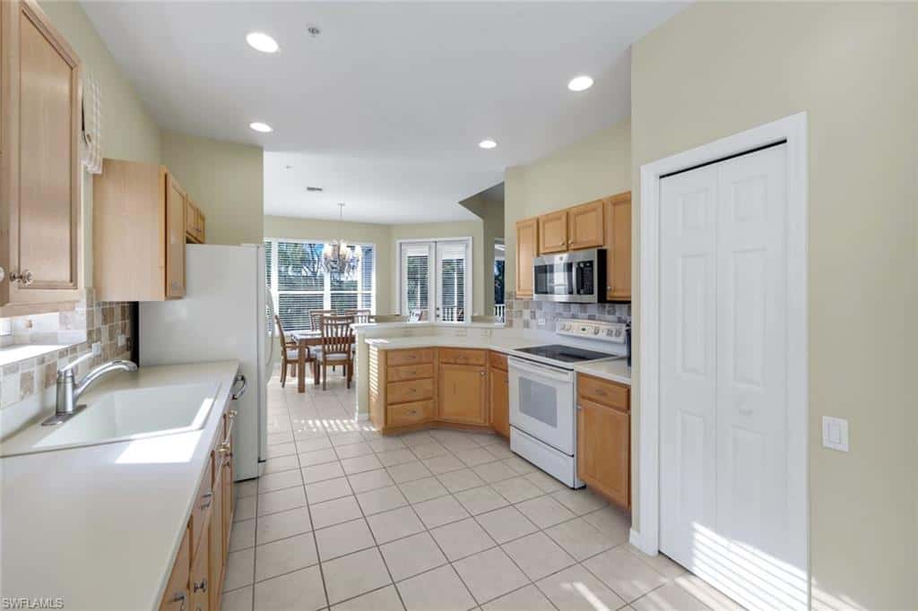 8470 Danbury Blvd #201, Naples, photo 11