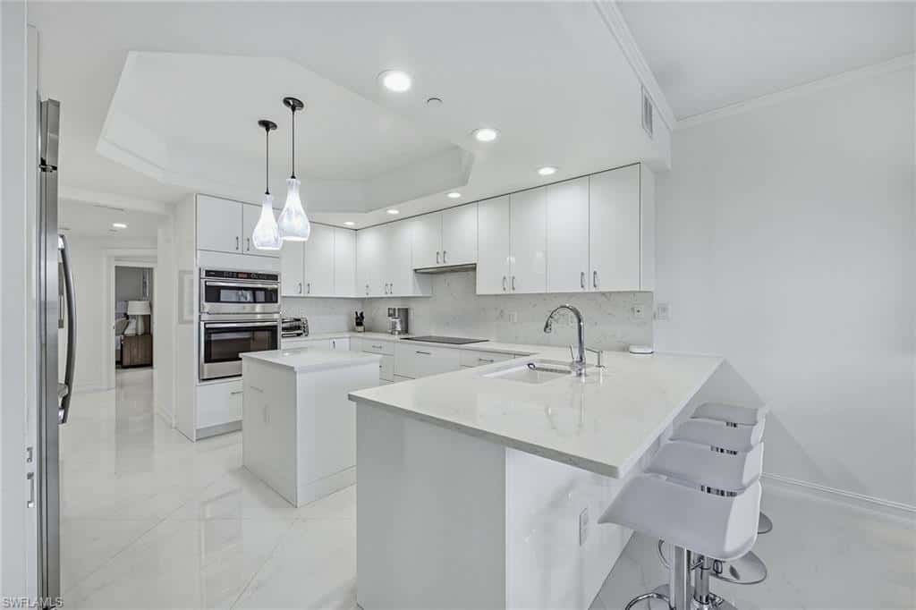8665 Bay Colony Dr #202, Naples, photo 7