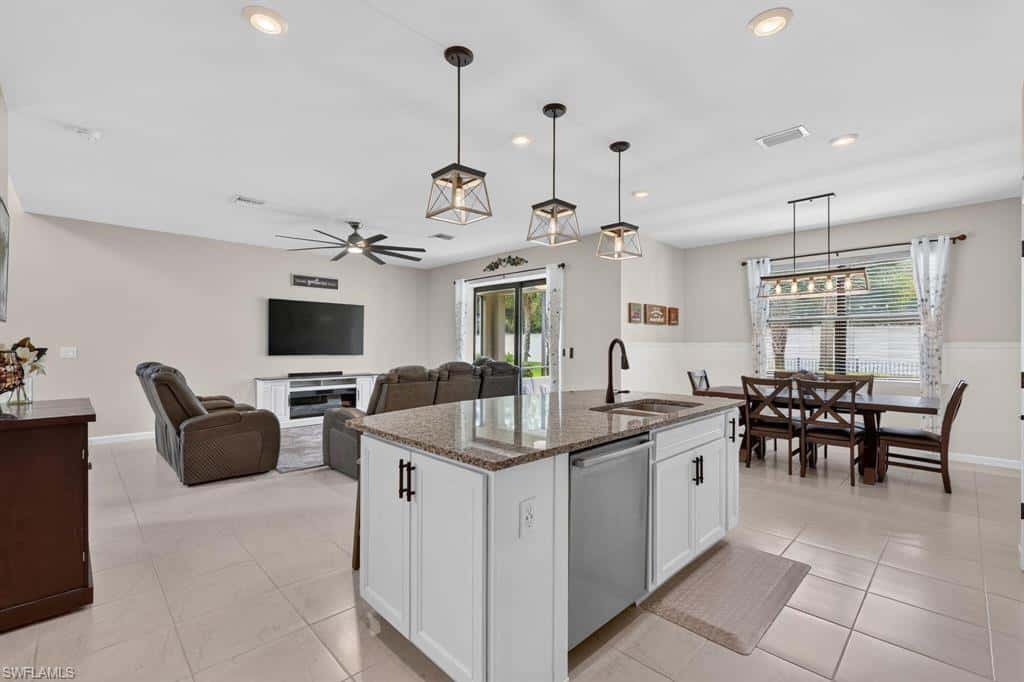 9301 Bramley Ter, Fort Myers, photo 13