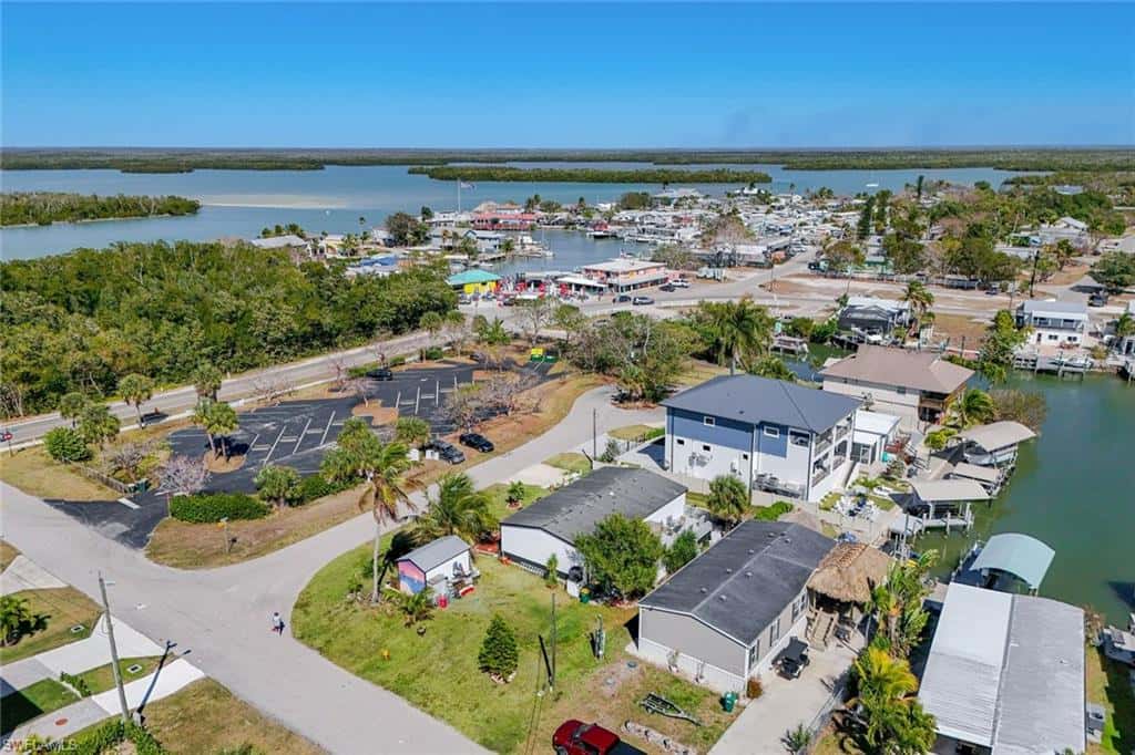 610 Sunset Dr, Goodland, photo 28