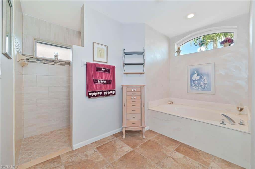 1114 21st Ter, Cape Coral, photo 32